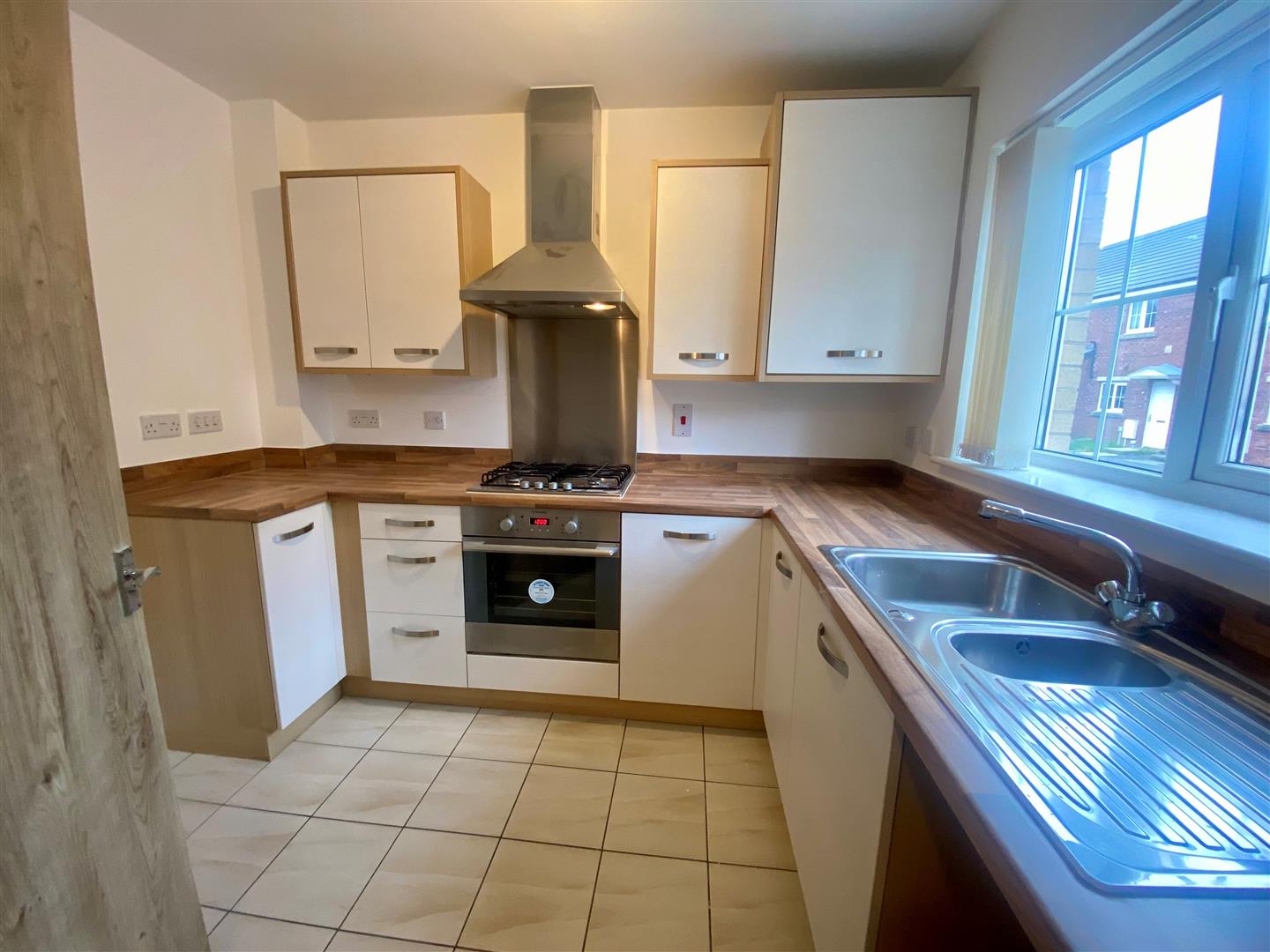 Rhodfa Cnocell Y Coed, Broadlands, Bridgend, Bridgend County Borough